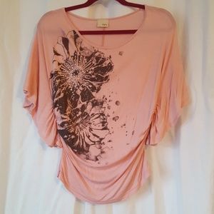 Small top with flowers